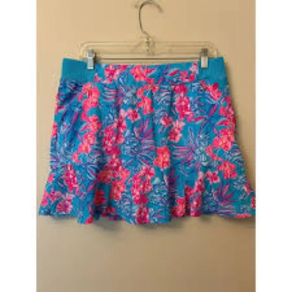 🦩🩷💙 NWT Lilly Pulitzer Luxletic Fara Skort
In Orchid Oasis Size XL - Picture 4 of 16